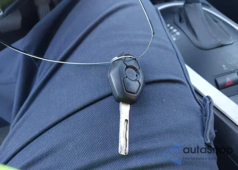 2005 BMW Z4 2.5I from USA, damaged, VIN 4USBT335X5LS55943